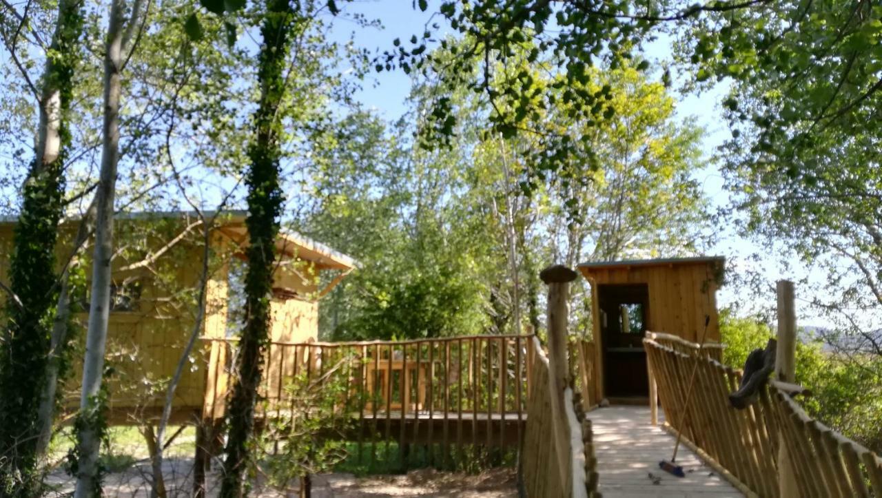 La Cabane Perchee Villelaure Exterior photo